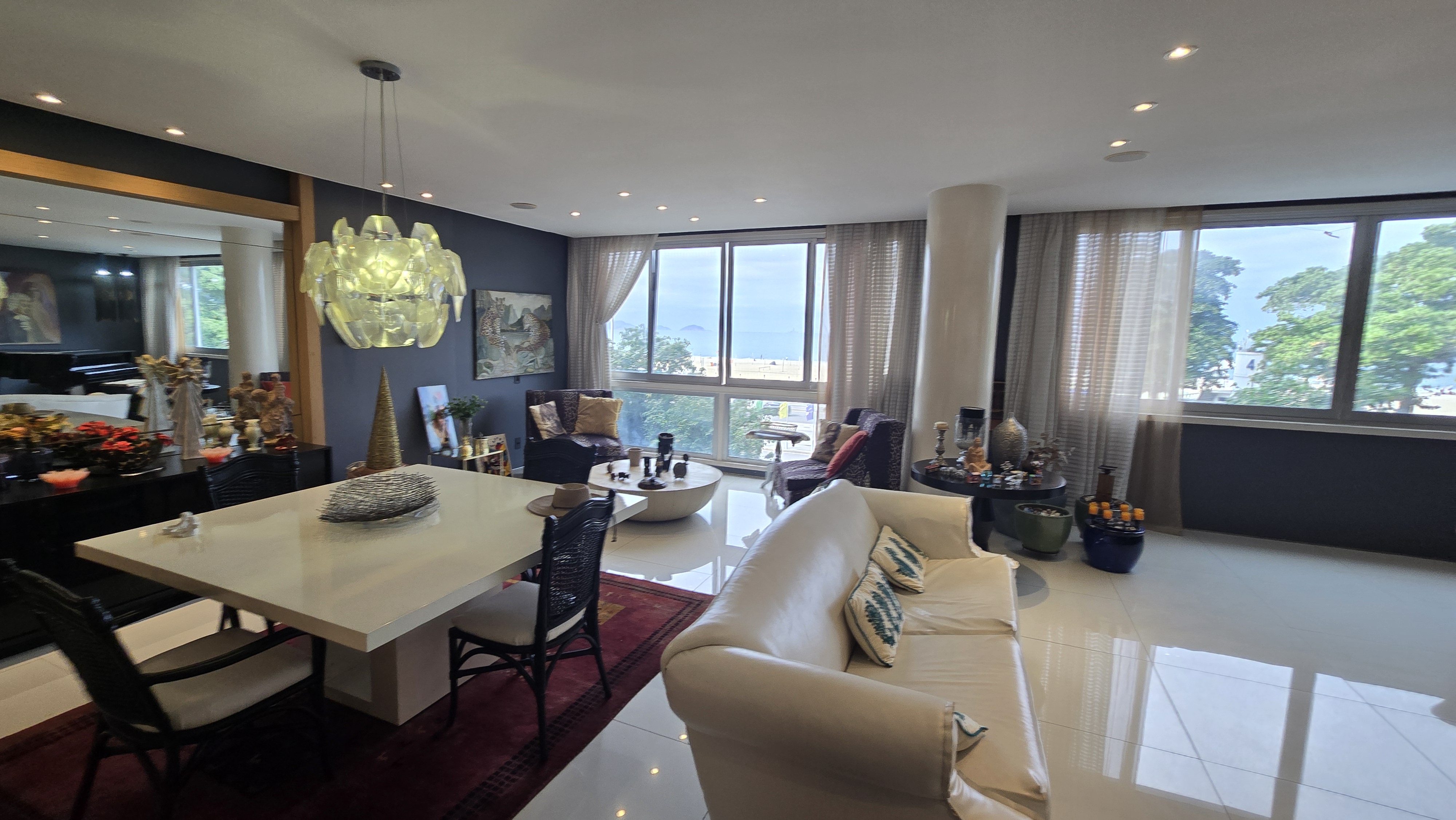 Prime Copacabana Coastal Residence: An Exclusive Private Estate